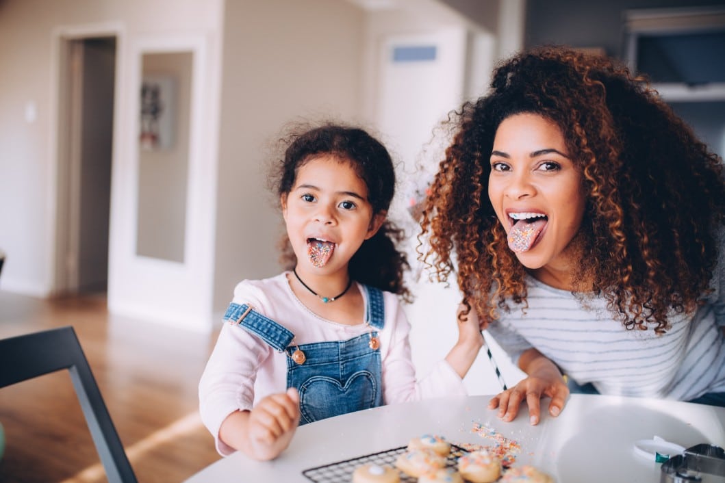 Jorge Majjul SEO Canada Colombia baking kitchen colorful fun mother tongue daughter cookies happy afro t20 eoJJyW 1