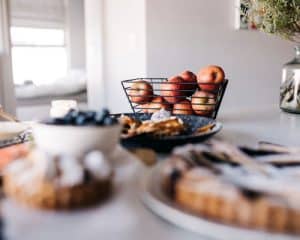 Jorge Majjul SEO Canada Colombia cooking baking kitchen autumn ingredient eating home treat apples pie t20 1b7Orx Smaller